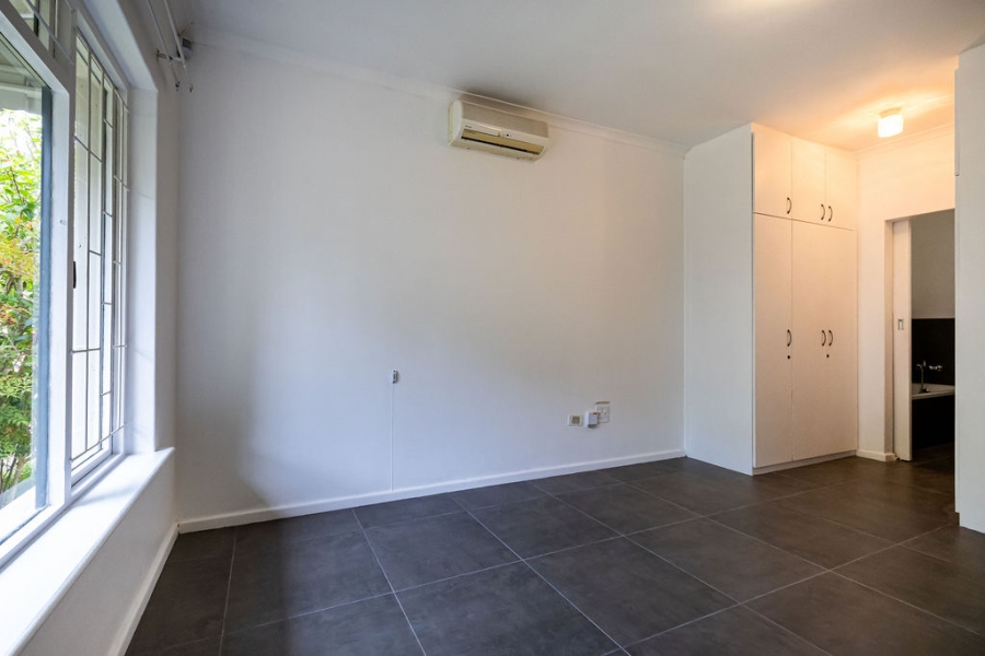 To Let 3 Bedroom Property for Rent in Onder Papegaaiberg Western Cape